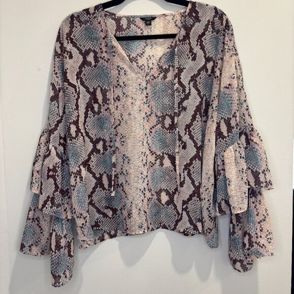 GUESS Snake Print Ruffle Sleeve Flowy Blouse Size Large - Picture 4 of 11